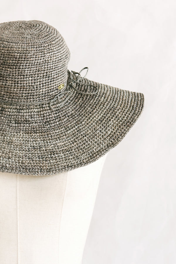 Hats - wide brim - made from straw - grey - Mantasoa